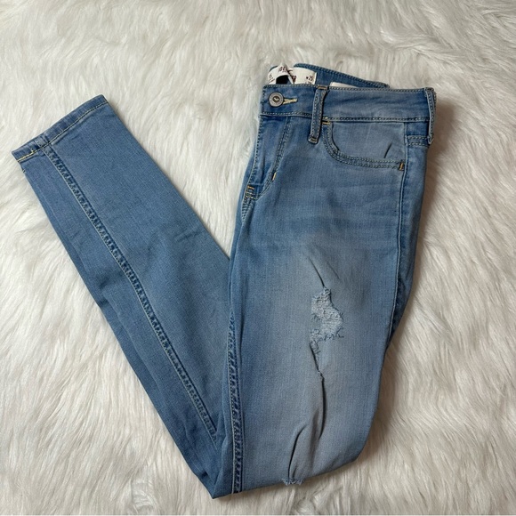 Hollister Low Rise Distressed Super Skinny Jeans - Picture 1 of 9